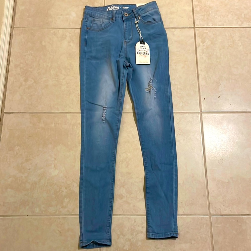 Light wash skinny jeans never been worn